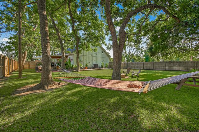 502 Tall Timber Drive, West Columbia, TX 77486