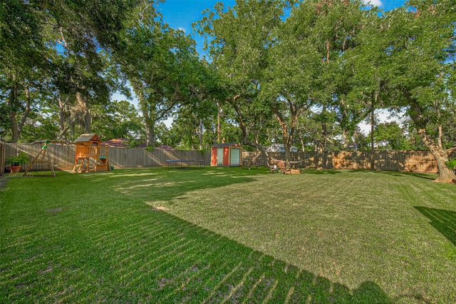 502 Tall Timber Drive, West Columbia, TX 77486