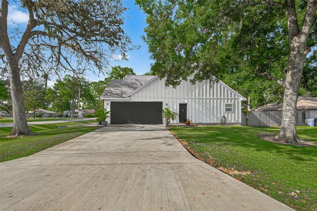 502 Tall Timber Drive, West Columbia, TX 77486