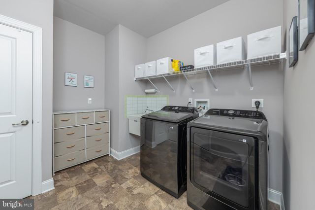 179 EISENHOWER DR, Swedesboro, NJ 08085