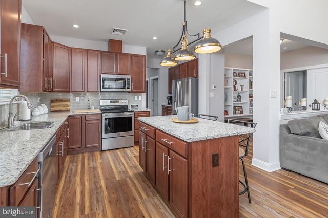 179 EISENHOWER DR, Swedesboro, NJ 08085