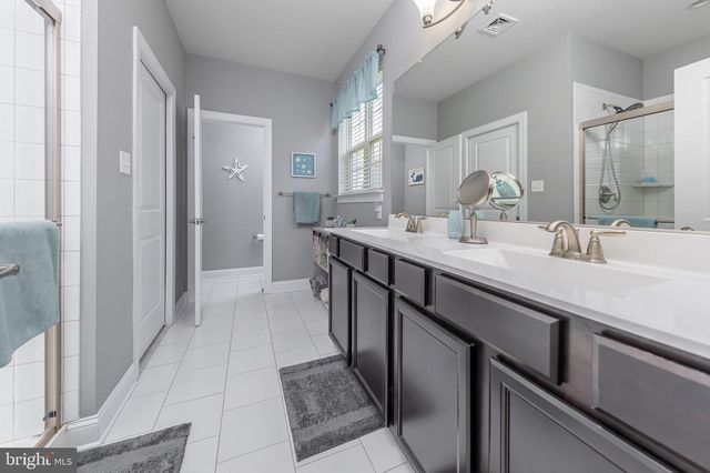 179 EISENHOWER DR, Swedesboro, NJ 08085