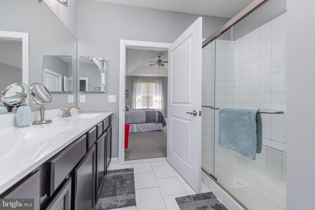 179 EISENHOWER DR, Swedesboro, NJ 08085