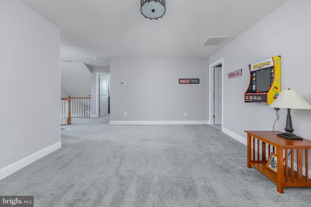 179 EISENHOWER DR, Swedesboro, NJ 08085