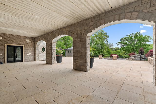 15w181 87th Street, Burr Ridge, IL 60527