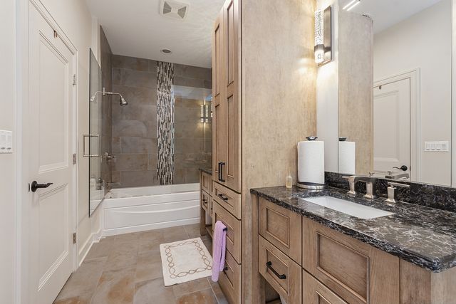 15w181 87th Street, Burr Ridge, IL 60527
