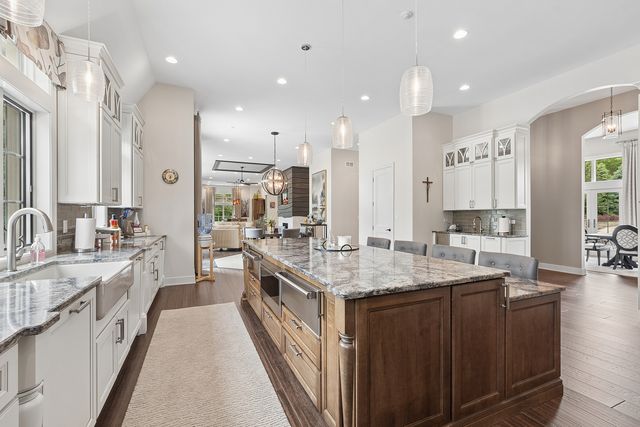 15w181 87th Street, Burr Ridge, IL 60527