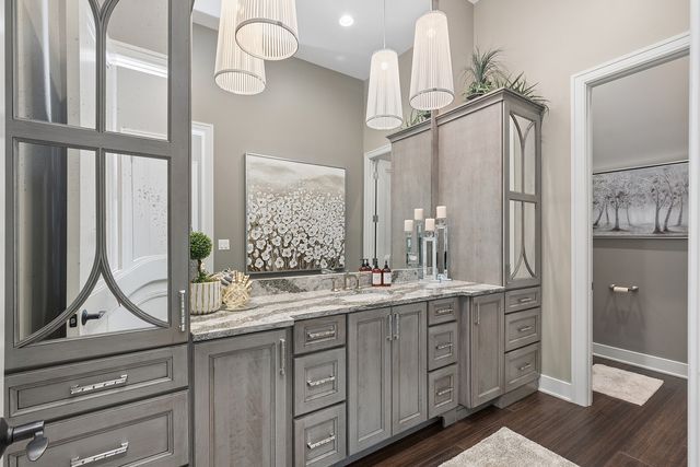 15w181 87th Street, Burr Ridge, IL 60527