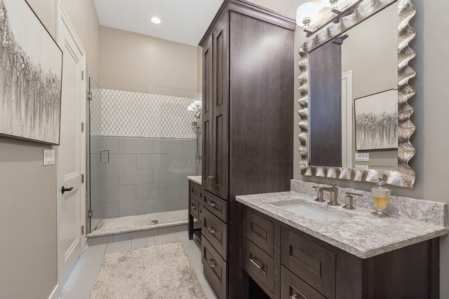 15w181 87th Street, Burr Ridge, IL 60527