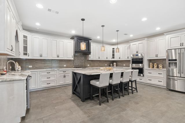 15w181 87th Street, Burr Ridge, IL 60527