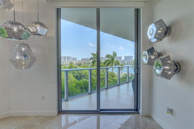 17301 Biscayne Boulevard 406, North Miami Beach, FL 33160