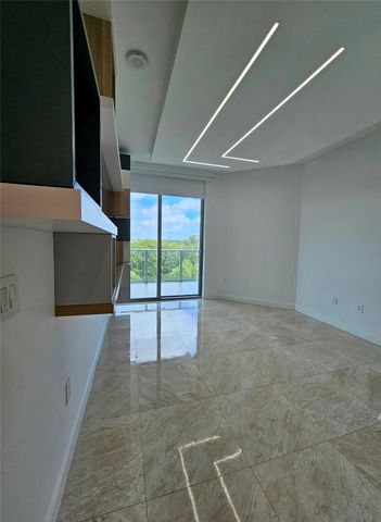 17301 Biscayne Boulevard 406, North Miami Beach, FL 33160