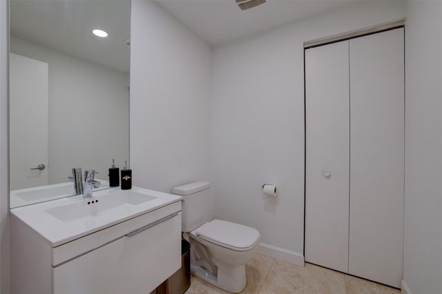 17301 Biscayne Boulevard 406, North Miami Beach, FL 33160