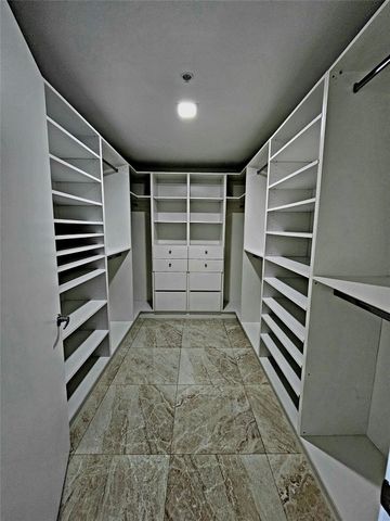 17301 Biscayne Boulevard 406, North Miami Beach, FL 33160