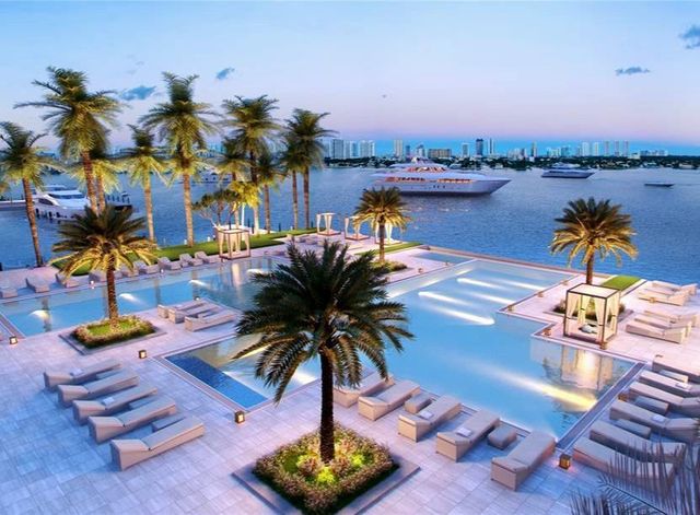 17301 Biscayne Boulevard 406, North Miami Beach, FL 33160