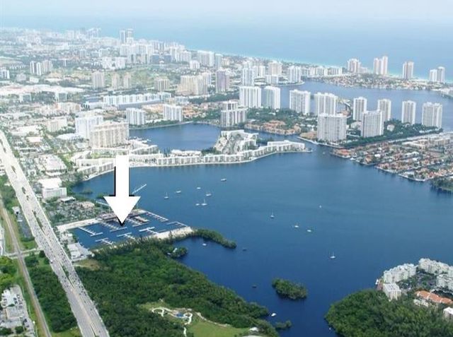 17301 Biscayne Boulevard 406, North Miami Beach, FL 33160