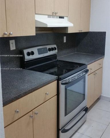 981 NE 169th St 112, North Miami Beach, FL 33162