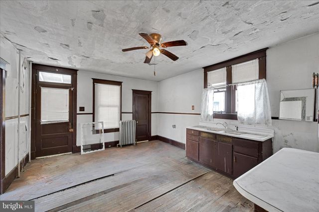 200 W MAIN ST, Schuylkill Haven, PA 17972