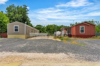 337 SW Front ST, Bartlett, TX 76511