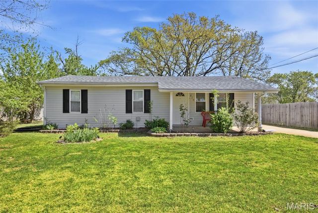 879 Twin Oak Drive, Hillsboro, MO 63050