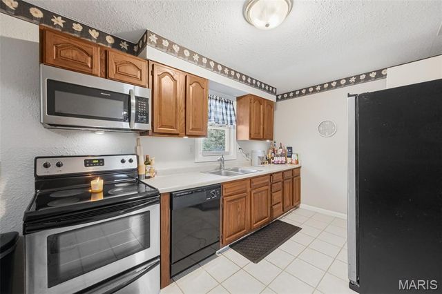 879 Twin Oak Drive, Hillsboro, MO 63050