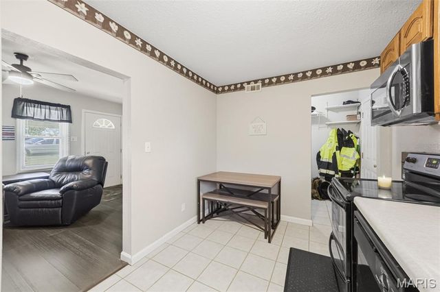 879 Twin Oak Drive, Hillsboro, MO 63050