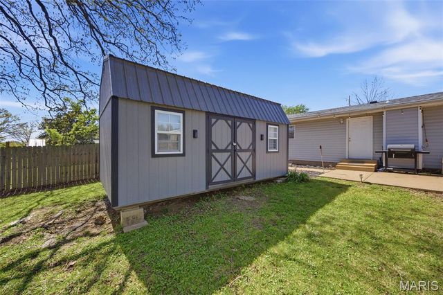 879 Twin Oak Drive, Hillsboro, MO 63050