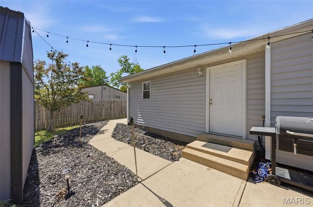 879 Twin Oak Drive, Hillsboro, MO 63050