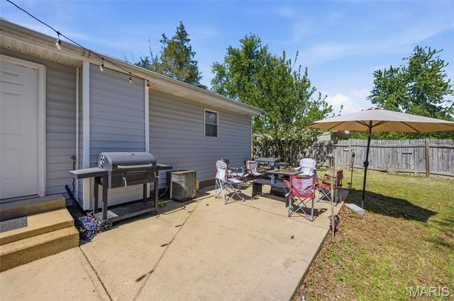 879 Twin Oak Drive, Hillsboro, MO 63050