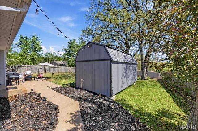 879 Twin Oak Drive, Hillsboro, MO 63050