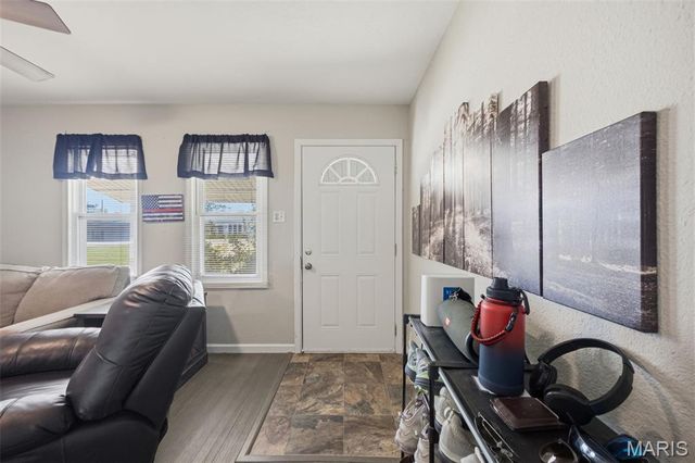 879 Twin Oak Drive, Hillsboro, MO 63050