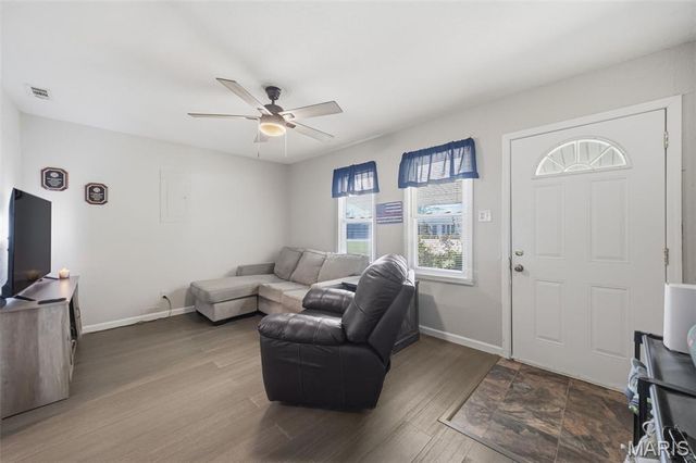 879 Twin Oak Drive, Hillsboro, MO 63050