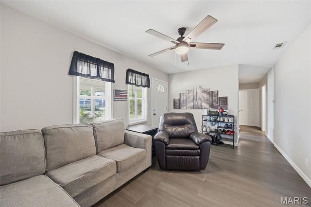 879 Twin Oak Drive, Hillsboro, MO 63050