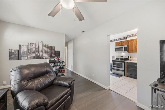 879 Twin Oak Drive, Hillsboro, MO 63050
