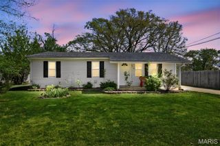879 Twin Oak Drive, Hillsboro, MO 63050