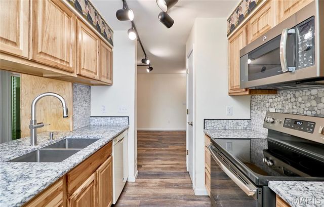 146 Old Buggy Court A, St Charles, MO 63304