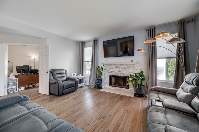 24333 W Walnut Circle, Plainfield, IL 60585