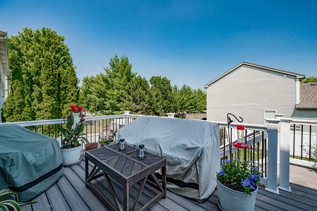 24333 W Walnut Circle, Plainfield, IL 60585