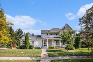 3614 Breezy Point Drive, Okemos, MI 48864