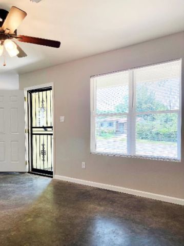 2610 MAVERICK AVE, Memphis, TN 38127