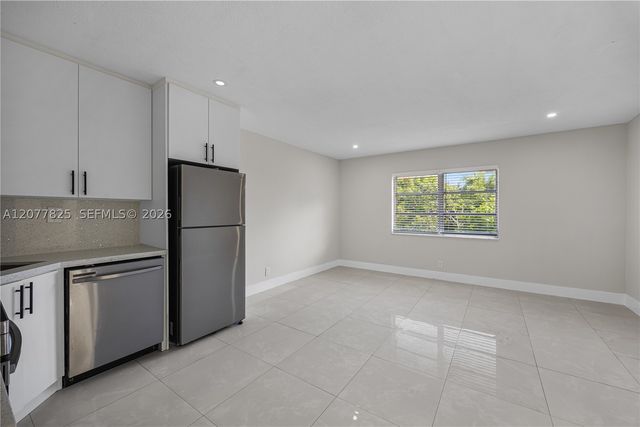 5420 Hollywood Blvd 209, Hollywood, FL 33021