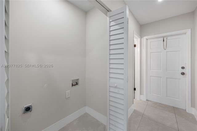 5420 Hollywood Blvd 209, Hollywood, FL 33021