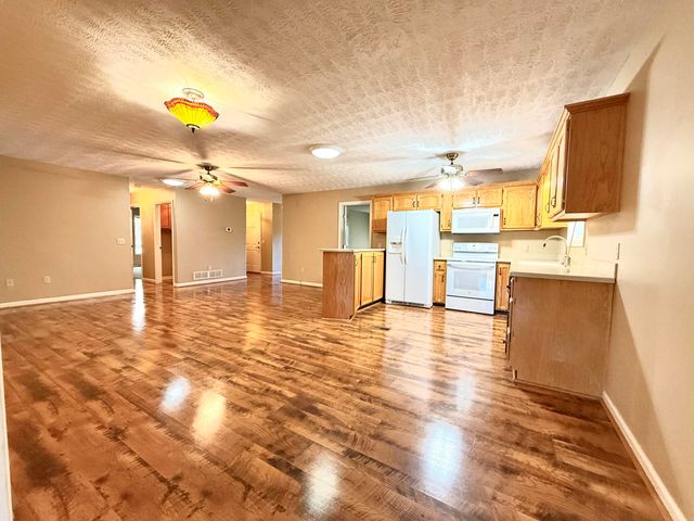 143 Deer Run, Lancaster, KY 40444