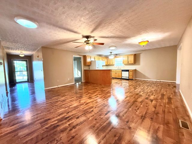 143 Deer Run, Lancaster, KY 40444