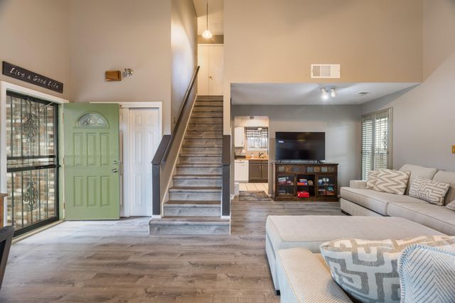 1964 Roanoke Drive NE, Rio Rancho, NM 87144