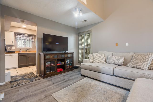 1964 Roanoke Drive NE, Rio Rancho, NM 87144