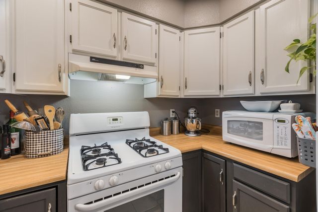 1964 Roanoke Drive NE, Rio Rancho, NM 87144