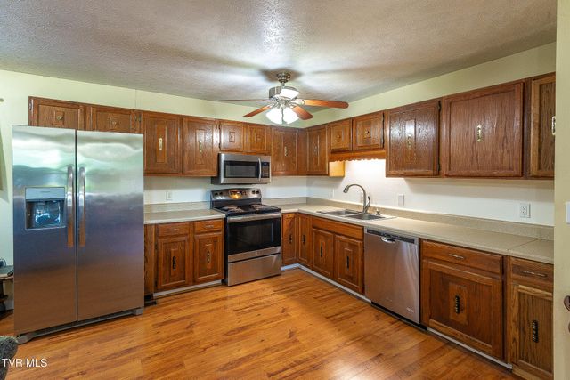 110 Hill Avenue, Surgoinsville, TN 37873