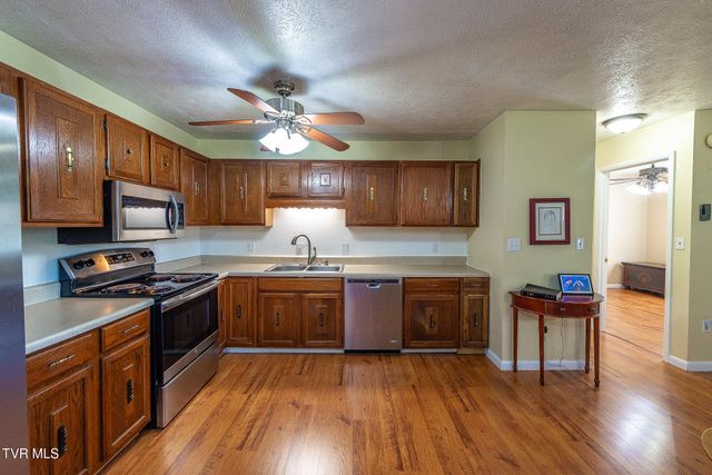 110 Hill Avenue, Surgoinsville, TN 37873