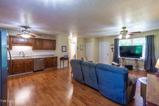 110 Hill Avenue, Surgoinsville, TN 37873